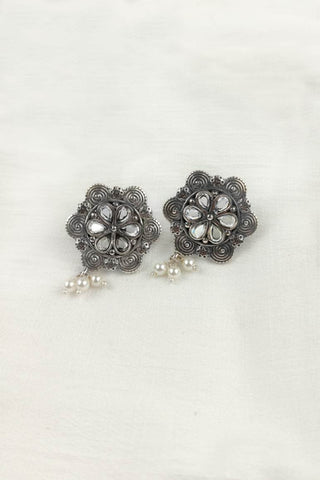 silver flower earrings - Johny Silver
