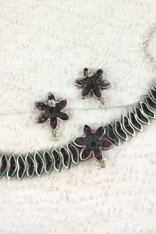 daisy choker necklace